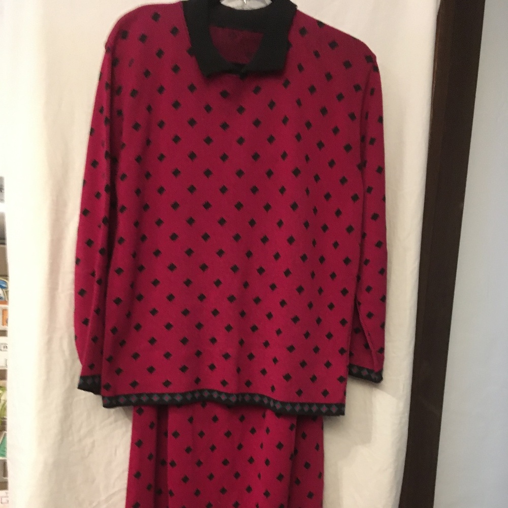 2 pc Vintage Skirt and Pull on Sweater Outfit